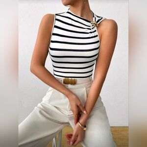 SHEIN Clasi Solid Color Asymmetric Neckline Elegant Metal Decor Top